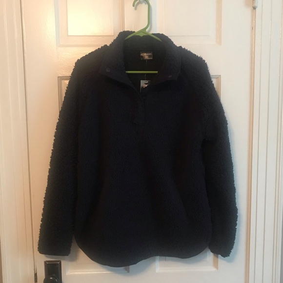 Sherpa pullover in black - Picture 2 of 6